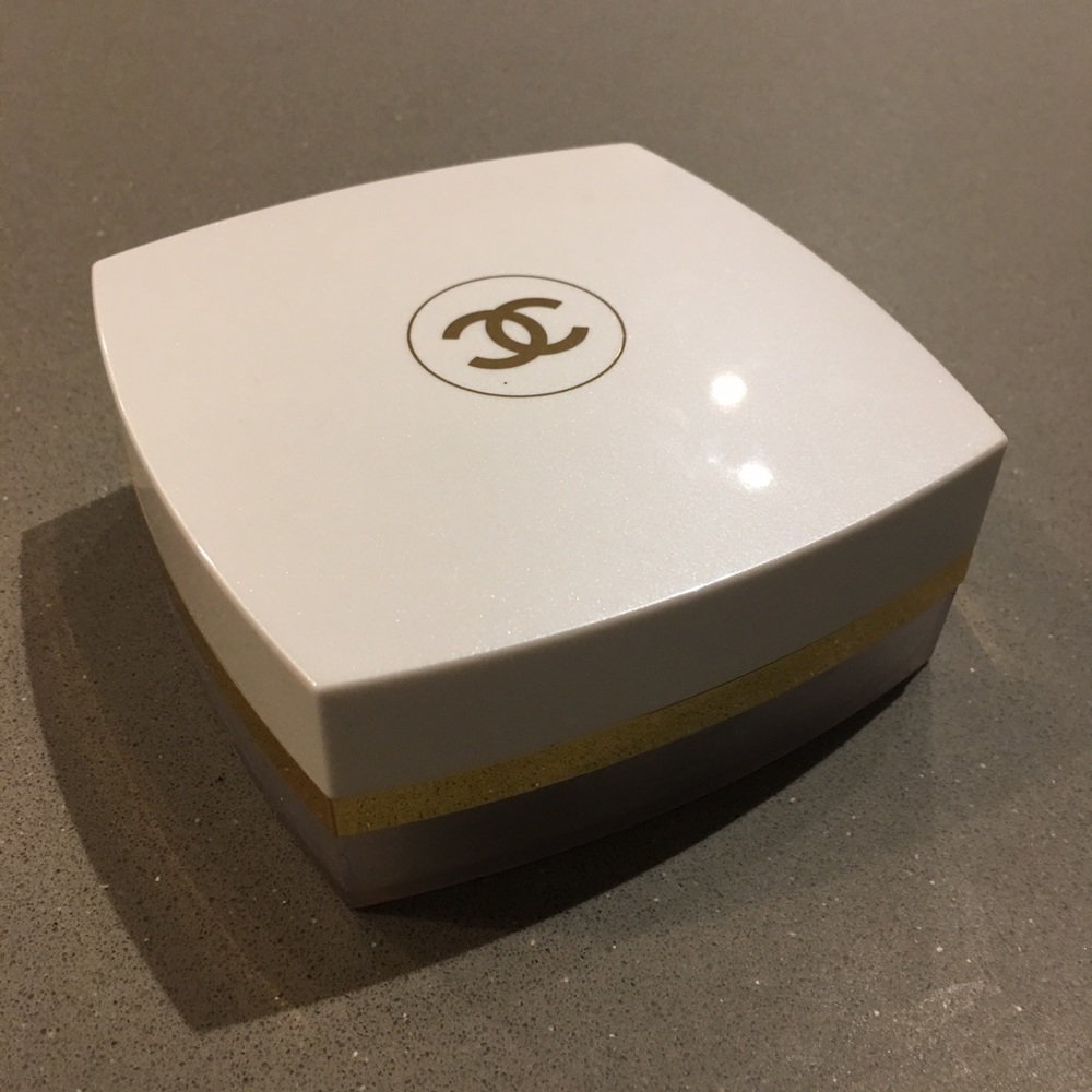 Chanel after bath powder